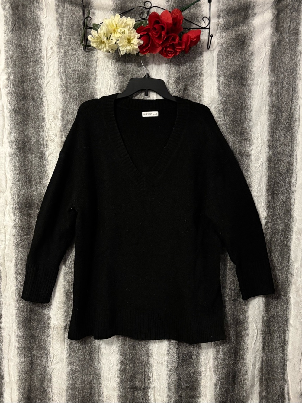 Nine West V-Neck Black Women’s Sweater size 0X